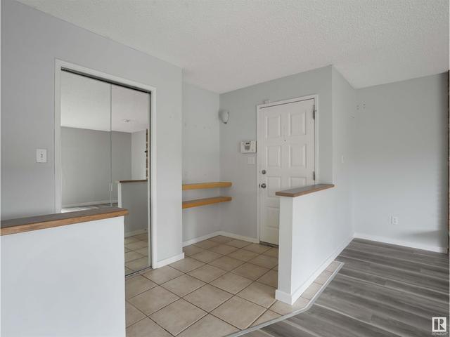 5916 11 Av Nw, House detached with 3 bedrooms, 2 bathrooms and null parking in Edmonton AB | Image 2