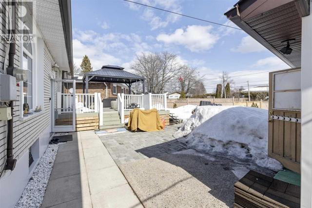 54 Lewis Rd, House detached with 3 bedrooms, 2 bathrooms and null parking in Sault Ste. Marie ON | Image 36