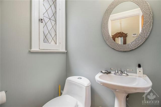 166 Ruskin Street, House detached with 3 bedrooms, 3 bathrooms and 6 parking in Ottawa ON | Image 13