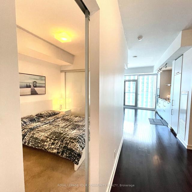 1404 - 14 York St, Condo with 1 bedrooms, 1 bathrooms and 0 parking in Toronto ON | Image 23
