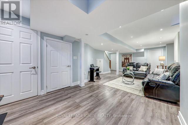 104 Lucena Cres, House attached with 3 bedrooms, 3 bathrooms and 3 parking in Vaughan ON | Image 30