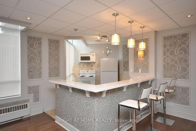 1502 - 550 Webb Dr, Condo with 2 bedrooms, 2 bathrooms and 1 parking in Mississauga ON | Image 11