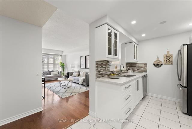 th17 - 117 Omni Dr, Townhouse with 3 bedrooms, 2 bathrooms and 2 parking in Toronto ON | Image 11