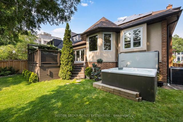 26 Thompson Ave W, House detached with 4 bedrooms, 6 bathrooms and 8 parking in Toronto ON | Image 34