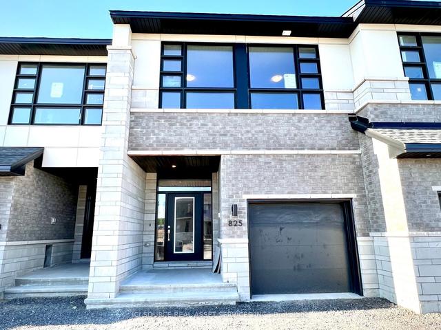 825 Solarium Ave, House attached with 3 bedrooms, 4 bathrooms and 3 parking in Ottawa ON | Image 1