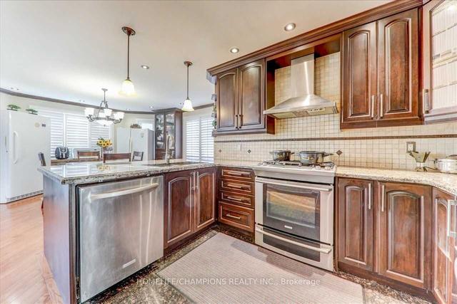 56 Cedar Brae Blvd, House detached with 4 bedrooms, 5 bathrooms and 8 parking in Toronto ON | Image 2