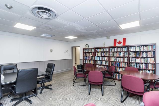 1411 - 177 Linus Rd, Condo with 2 bedrooms, 2 bathrooms and 1 parking in Toronto ON | Image 32