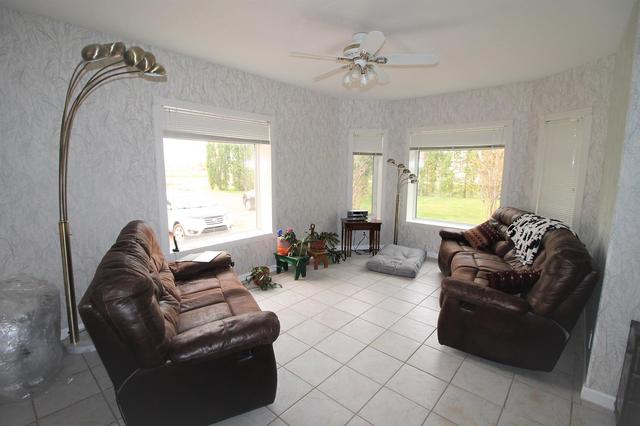 75075 Rr205, House detached with 2 bedrooms, 2 bathrooms and null parking in Lethbridge County AB | Image 19