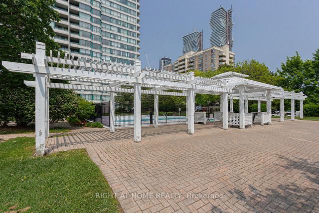 1502 - 550 Webb Dr, Condo with 2 bedrooms, 2 bathrooms and 1 parking in Mississauga ON | Image 20