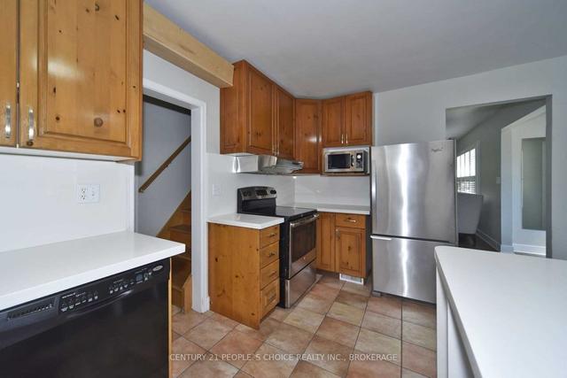 8 Wardlaw Cres, House detached with 4 bedrooms, 3 bathrooms and 7 parking in Toronto ON | Image 6