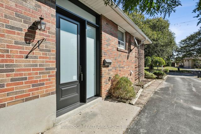 84 Applefield Dr, House detached with 3 bedrooms, 2 bathrooms and 3 parking in Toronto ON | Image 12