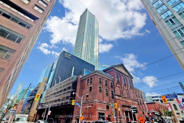 3608 - 197 Yonge St, Condo with 3 bedrooms, 2 bathrooms and 1 parking in Toronto ON | Image 18