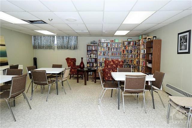 303 - 1356 Meadowlands Drive E, Condo with 2 bedrooms, 1 bathrooms and 1 parking in Ottawa ON | Image 22