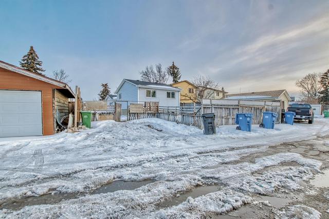 107 Erin Woods Drive Se, House detached with 5 bedrooms, 2 bathrooms and 2 parking in Calgary AB | Image 37