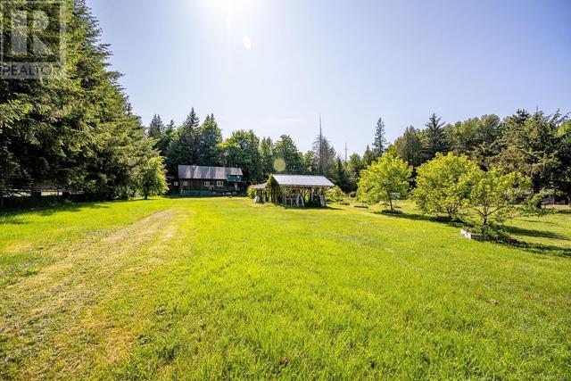 3326 Royston Rd, House detached with 5 bedrooms, 2 bathrooms and 10 parking in Comox Valley A BC | Image 38