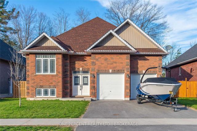 35 Natures Tr, House detached with 3 bedrooms, 2 bathrooms and 5 parking in Wasaga Beach ON | Image 1