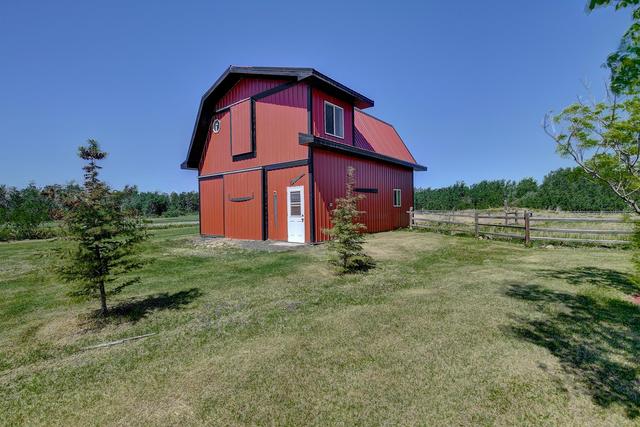 720072 Range Road 54, House detached with 4 bedrooms, 3 bathrooms and 4 parking in Grande Prairie AB | Image 4