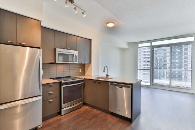 809 - 30 Roehampton Ave, Condo with 1 bedrooms, 1 bathrooms and 1 parking in Toronto ON | Image 19