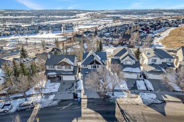 217 Hidden Creek Boulevard Nw, House detached with 3 bedrooms, 3 bathrooms and 4 parking in Calgary AB | Image 1