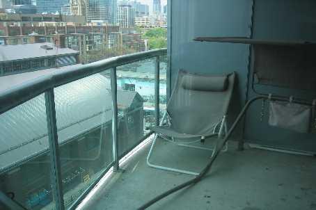 1035 - 109 Front St E, Condo with 2 bedrooms, 2 bathrooms and 1 parking in Toronto ON | Image 4