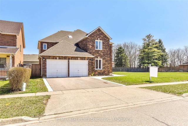 11 Beasley Cres, House detached with 4 bedrooms, 3 bathrooms and 4 parking in Cambridge ON | Image 34