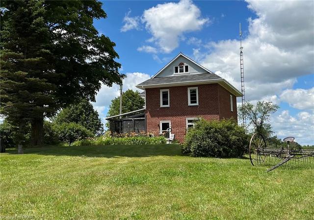 256 8th Line South Dummer Road, House detached with 3 bedrooms, 2 bathrooms and null parking in Douro Dummer ON | Image 9