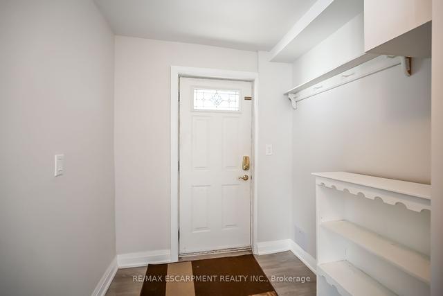 38 Frederick Ave, House detached with 3 bedrooms, 2 bathrooms and 3 parking in Hamilton ON | Image 9
