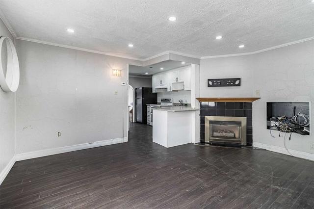 7504 Kipling Ave, House detached with 2 bedrooms, 1 bathrooms and 3 parking in Vaughan ON | Image 2