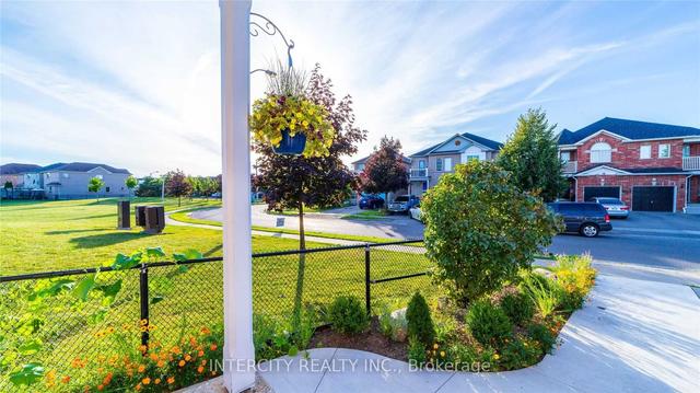 59 Lake Louise Dr, House semidetached with 4 bedrooms, 4 bathrooms and 3 parking in Brampton ON | Image 14