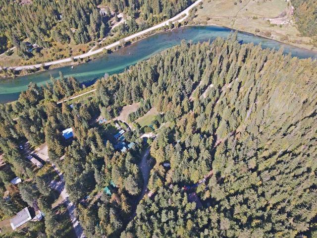 5730 Cedar Creek Road, House detached with 3 bedrooms, 3 bathrooms and null parking in Central Kootenay H BC | Image 91