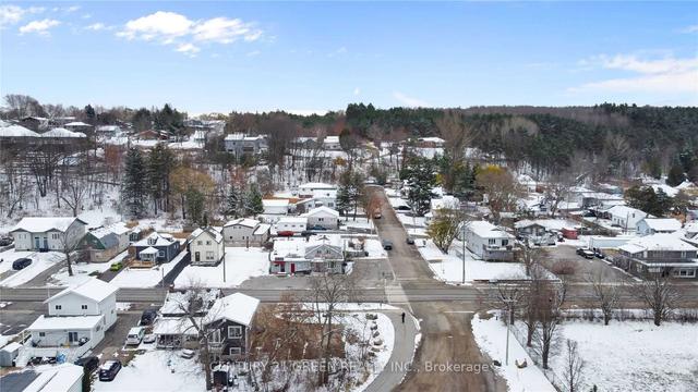 106 Robert St W, House detached with 3 bedrooms, 2 bathrooms and 8 parking in Penetanguishene ON | Image 22