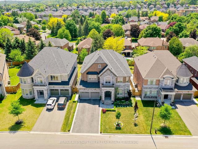 22 Brown Crt, House detached with 4 bedrooms, 4 bathrooms and 7 parking in Newmarket ON | Image 34