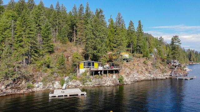 2526 West Lake Drive, House detached with 3 bedrooms, 0 bathrooms and null parking in Kootenay Boundary C BC | Image 33