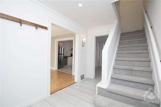 981 Gladstone Avenue, Townhouse with 3 bedrooms, 1 bathrooms and 2 parking in Ottawa ON | Image 4