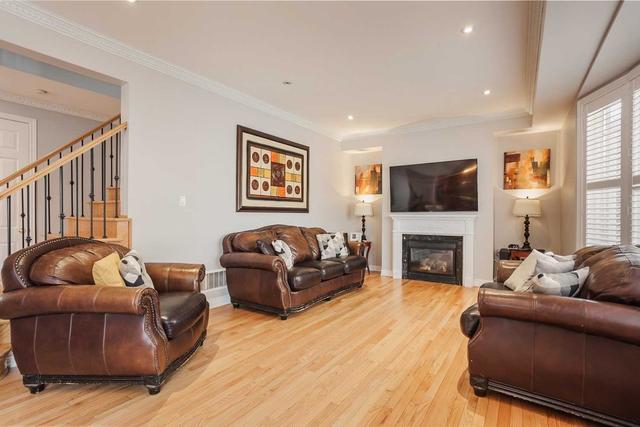 18 Augustine Ave, House detached with 4 bedrooms, 4 bathrooms and 5 parking in Richmond Hill ON | Image 11