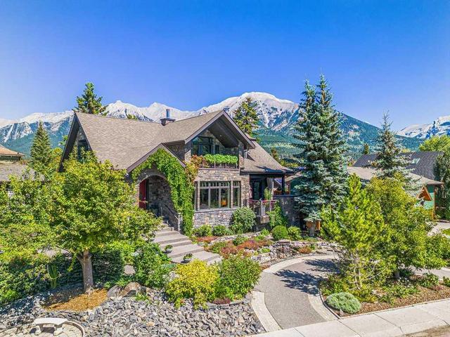 930 9th Street, House detached with 8 bedrooms, 6 bathrooms and 4 parking in Canmore AB | Image 1