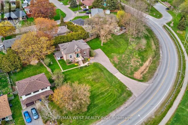166 Simpson Ave, House detached with 3 bedrooms, 4 bathrooms and 6 parking in Clarington ON | Image 36