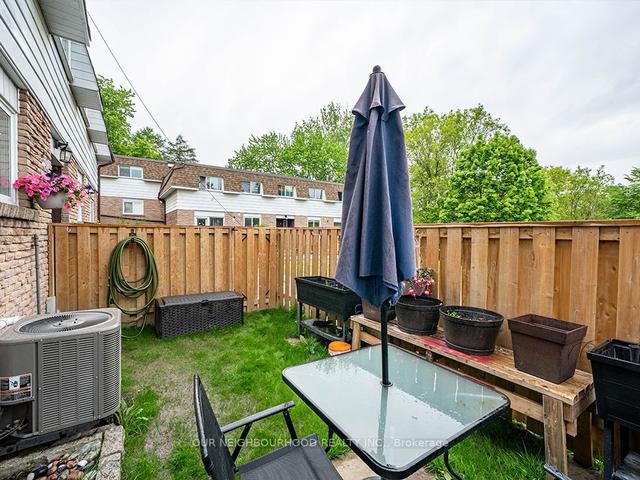 13 - 730 Cedar St, Townhouse with 3 bedrooms, 2 bathrooms and 1 parking in Oshawa ON | Image 7