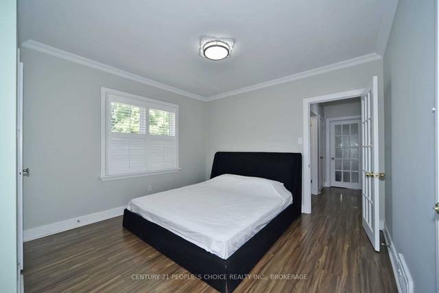 8 Wardlaw Cres, House detached with 4 bedrooms, 3 bathrooms and 7 parking in Toronto ON | Image 11