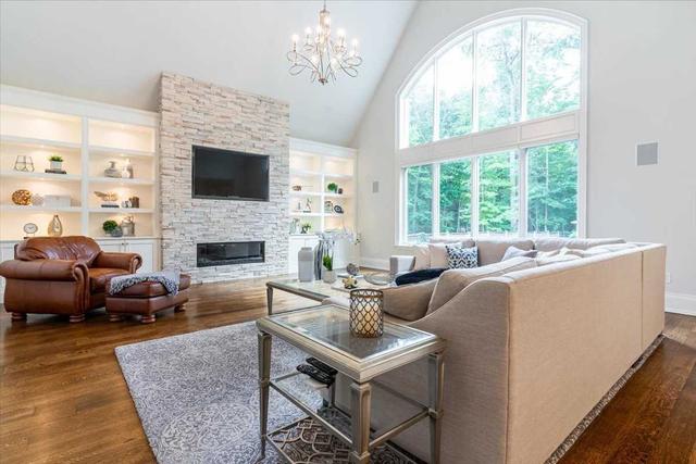 2160 Gordon Dr, House detached with 6 bedrooms, 9 bathrooms and 18 parking in Mississauga ON | Image 2