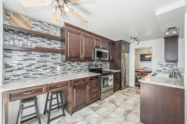 1 Holly Crt, House detached with 3 bedrooms, 2 bathrooms and 3 parking in Guelph ON | Image 3