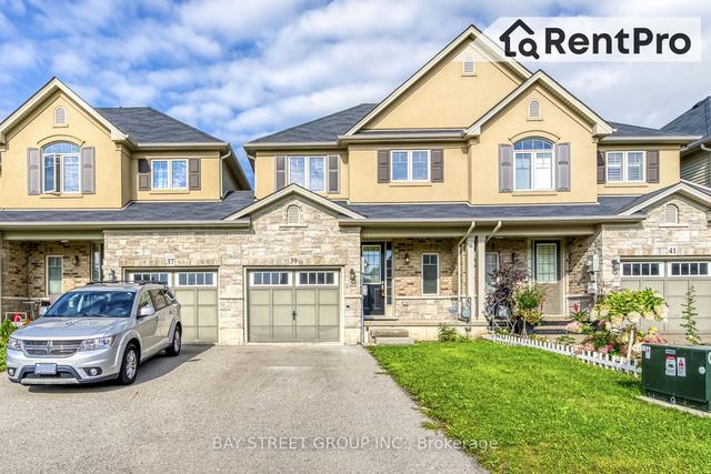 39 Sexton Cres, House attached with 3 bedrooms, 3 bathrooms and 2 parking in Hamilton ON | Image 1