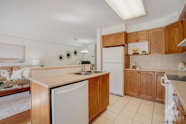 724 Nakina Way, Townhouse with 3 bedrooms, 3 bathrooms and 3 parking in Ottawa ON | Image 9