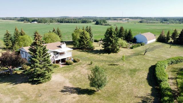 38118 Range Road 235, House detached with 4 bedrooms, 2 bathrooms and 8 parking in Red Deer County AB | Image 40