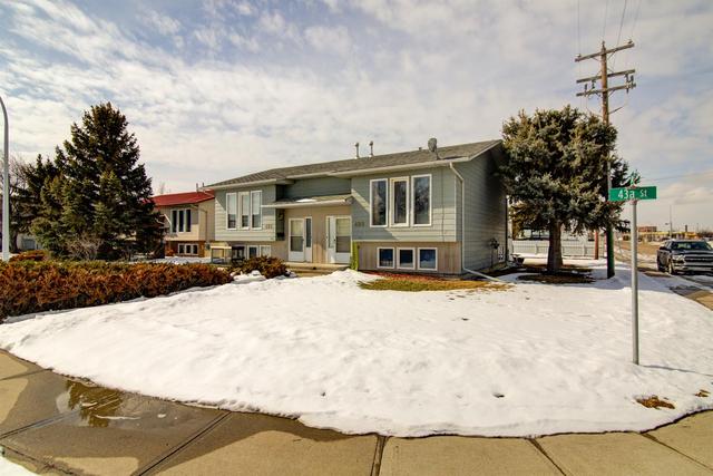 400 43a Street S, House other with 0 bedrooms, 0 bathrooms and 3 parking in Lethbridge County AB | Image 2