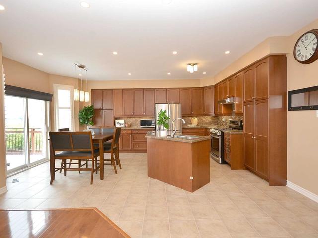 983 Donnelly St, House detached with 4 bedrooms, 4 bathrooms and 6 parking in Milton ON | Image 39