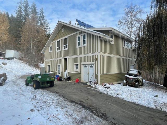 4405 Leopold Road, House detached with 3 bedrooms, 1 bathrooms and null parking in Columbia Shuswap F BC | Image 18