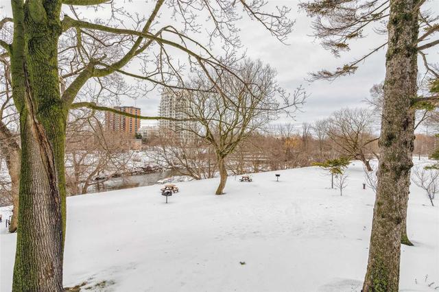 1607 - 1535 Lakeshore Rd E, Condo with 3 bedrooms, 2 bathrooms and 1 parking in Mississauga ON | Image 25