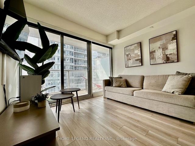 1003 - 17 Bathurst St, Condo with 1 bedrooms, 1 bathrooms and 0 parking in Toronto ON | Image 9
