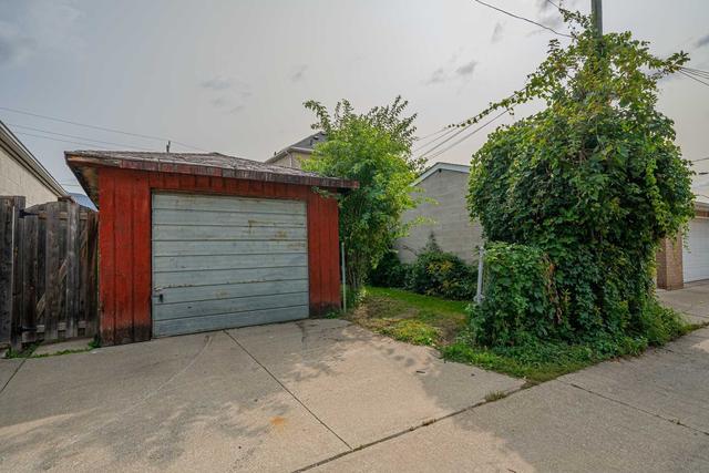672 Old Weston Rd, House detached with 2 bedrooms, 1 bathrooms and 2 parking in Toronto ON | Image 18